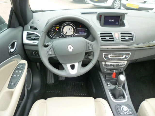 RENAULT MEGANE CC (01/08/2010) - 